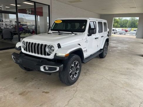 Used 2024 Jeep Wrangler Unlimited Sahara w/ Technology Group AWD/4WD image 2
