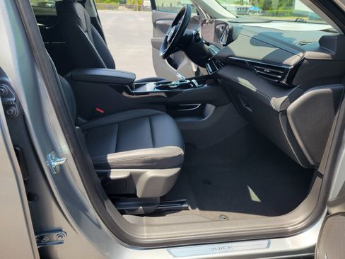 Certified 2025 Buick Envision Preferred AWD/4WD image 28