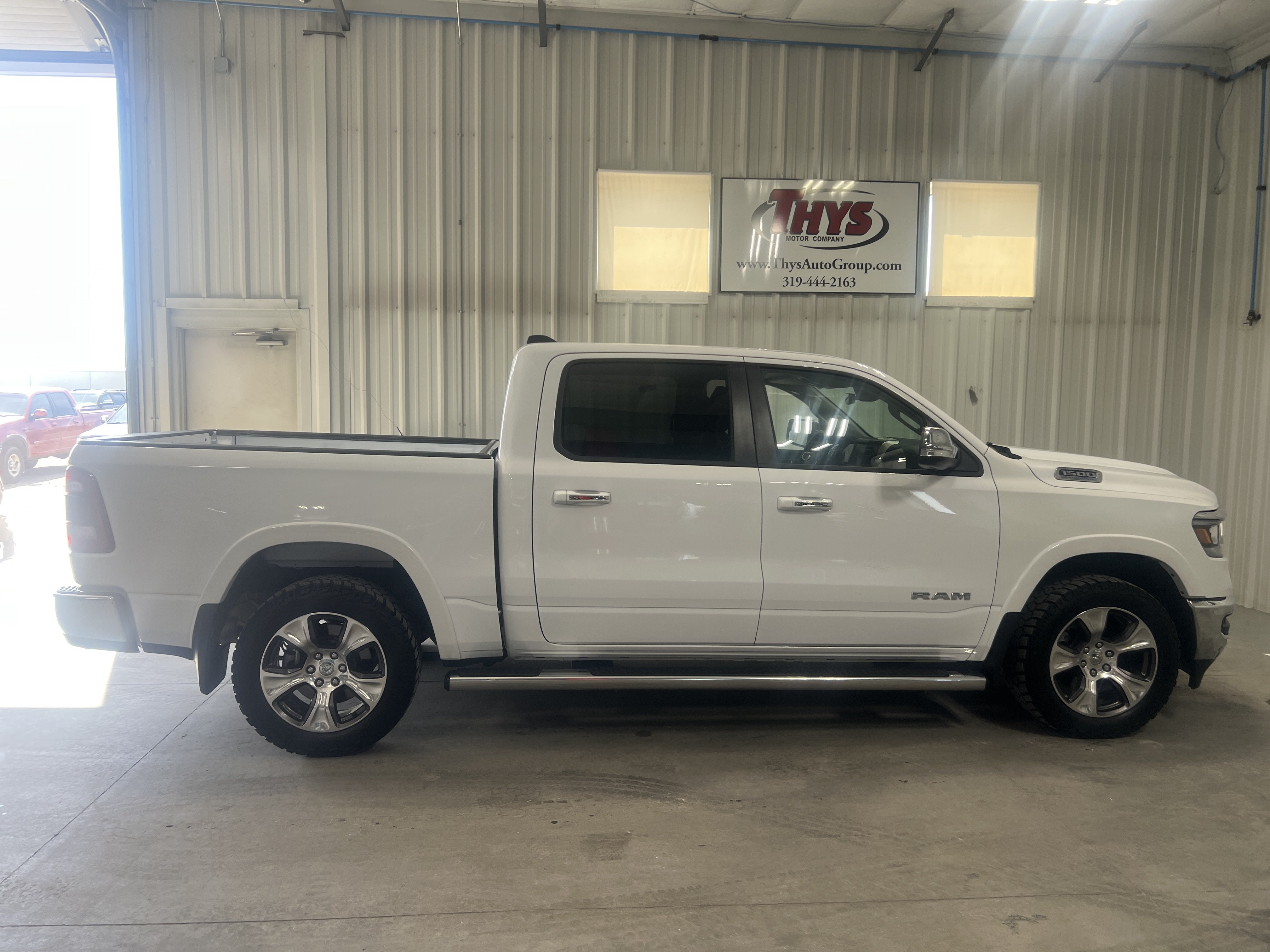 Used 2022 RAM 1500 Laramie AWD/4WD image 1