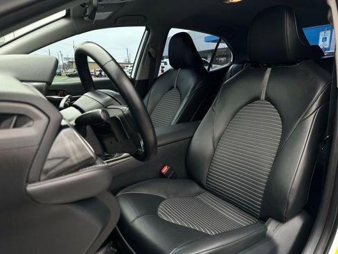 Used 2022 Toyota Camry SE image 13