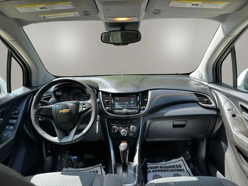 Used 2017 Chevrolet Trax LS FWD image 19