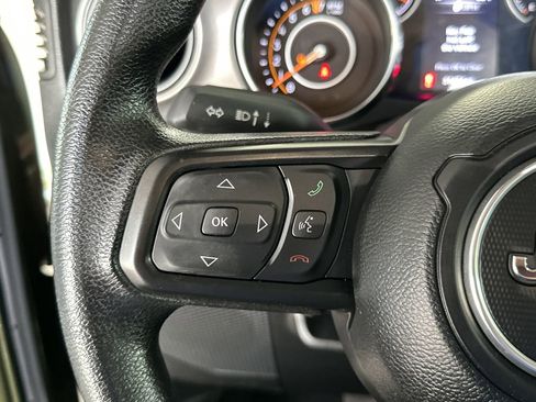 Used 2023 Jeep Gladiator Sport AWD/4WD image 19