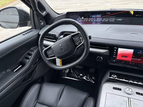 New 2026 Lincoln Navigator Reserve w/ Jet Appearance Package AWD/4WD image 14