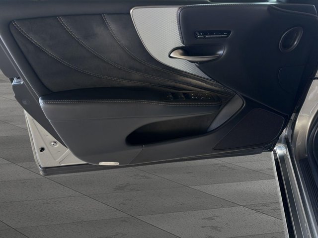 Used 2018 Lexus LS 500 F Sport w/ Accessory Package (Z2) RWD image 8