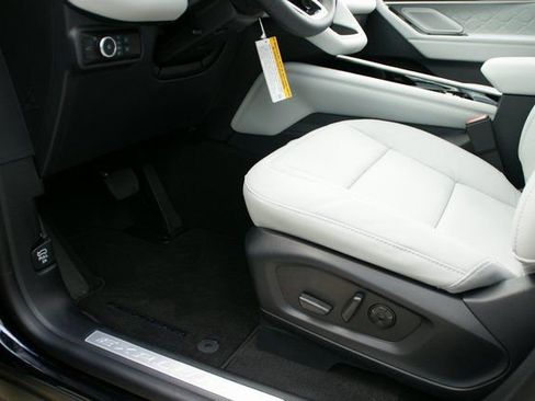 New 2026 Ford Explorer Platinum w/ LUX Leather Package image 17