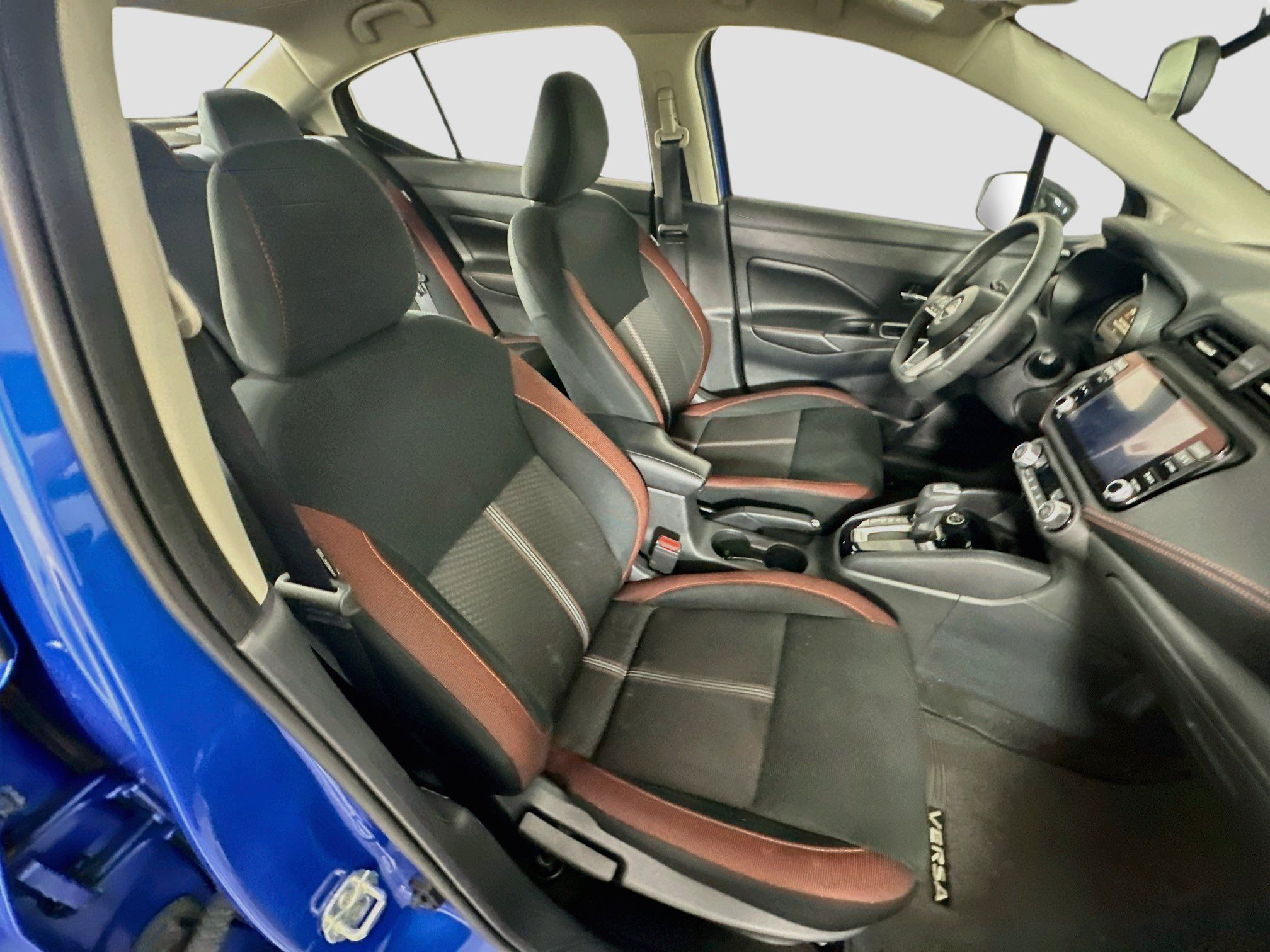 Used 2024 Nissan Versa SR FWD image 28