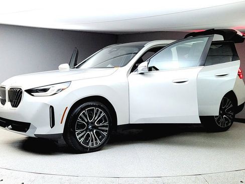 Used 2025 BMW X3 xDrive30i w/ Convenience Package image 10