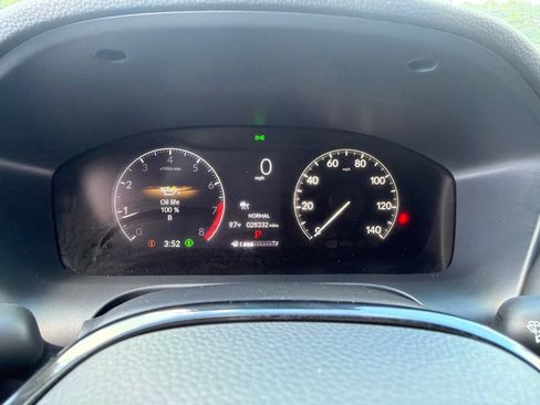 Used 2025 Honda HR-V Sport image 9