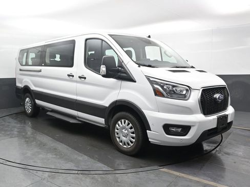 Used 2023 Ford Transit 350 XLT image 5