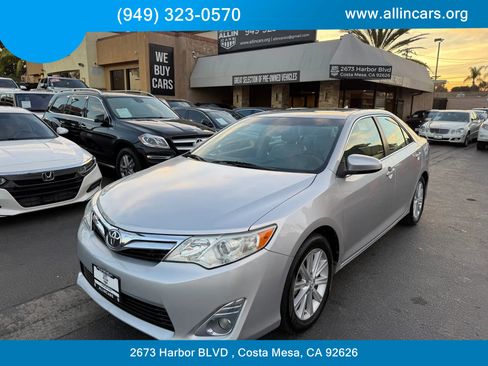 Used 2014 Toyota Camry XLE image 1