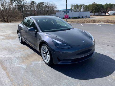 Used 2023 Tesla Model 3 Standard Range image 13