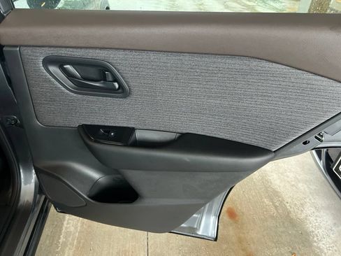 Certified 2023 Nissan Rogue S FWD image 16