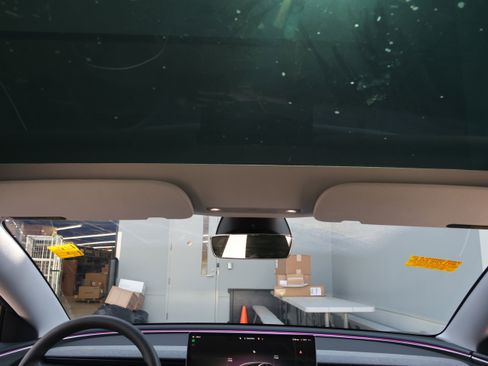 Used 2025 Tesla Model 3 image 28