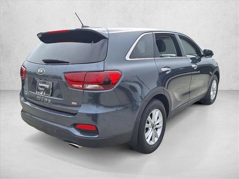 Used 2020 Kia Sorento LX image 5