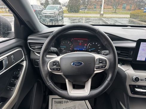 Used 2021 Ford Explorer XLT w/ Equipment Group 202A image 3