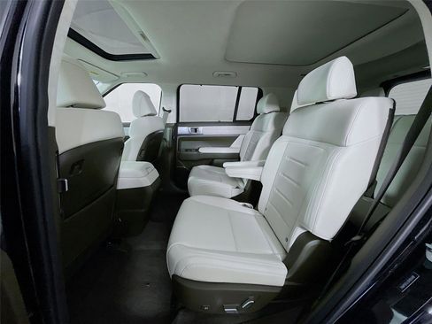 Used 2024 Hyundai Santa Fe Calligraphy AWD/4WD image 18