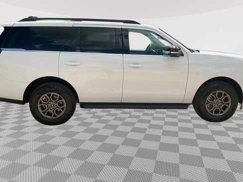 New 2026 Ford Expedition Active RWD image 4