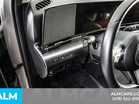 Used 2025 Hyundai Kona SEL image 32