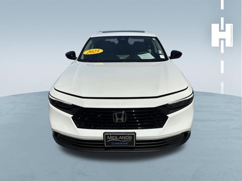 Used 2025 Honda Accord SE image 2