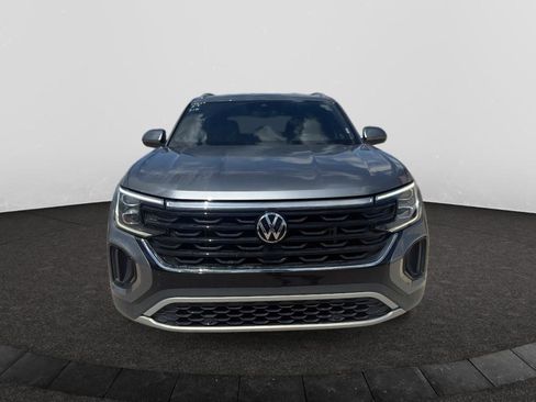 Used 2024 Volkswagen Atlas Cross Sport SE FWD image 2