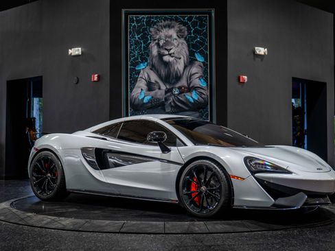 Used 2018 McLaren 570S Spider image 22