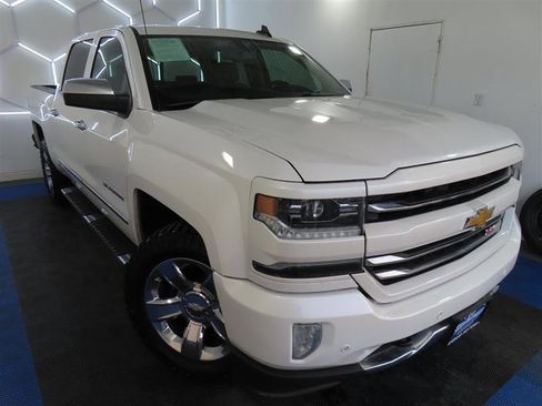 Used 2018 Chevrolet Silverado 1500 LTZ Z71 w/ LTZ Plus Package image 5