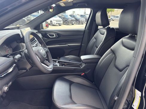 New 2026 Jeep Compass Latitude image 19