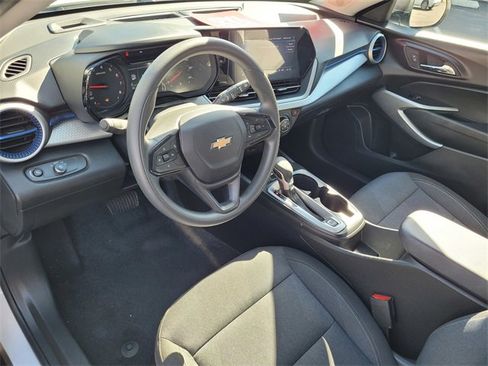 Used 2024 Chevrolet Trax LS image 7