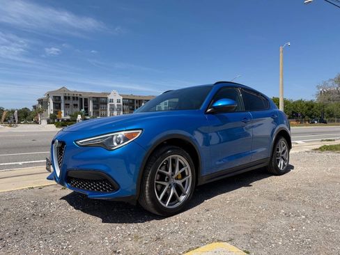 Used 2018 Alfa Romeo Stelvio Ti Sport image 4