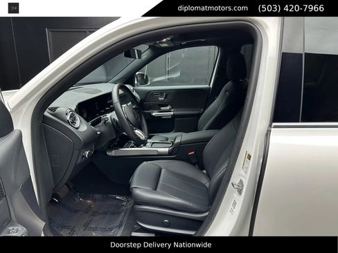 Used 2024 Mercedes-Benz EQB 300 4MATIC image 18