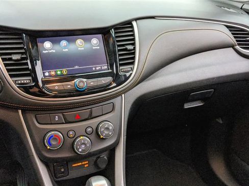 Used 2018 Chevrolet Trax LT w/ LT Convenience Package image 20