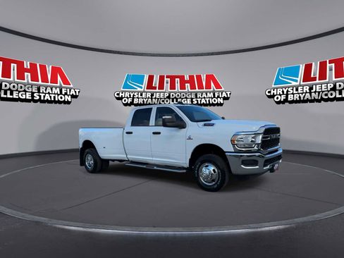 Used 2024 RAM 3500 Tradesman w/ Chrome Appearance Group AWD/4WD image 2