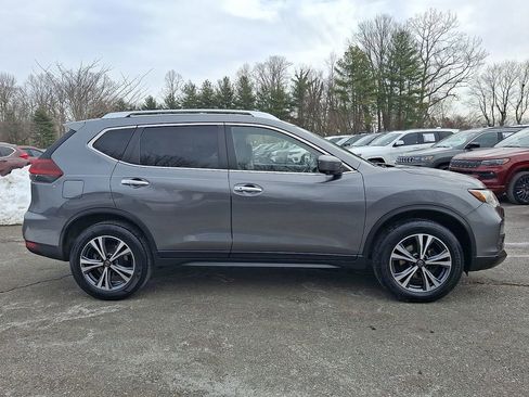 Used 2019 Nissan Rogue SV w/ Premium Package image 7