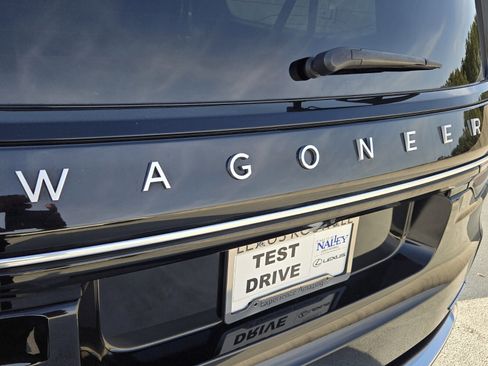 Used 2023 Jeep Wagoneer L Series II image 8