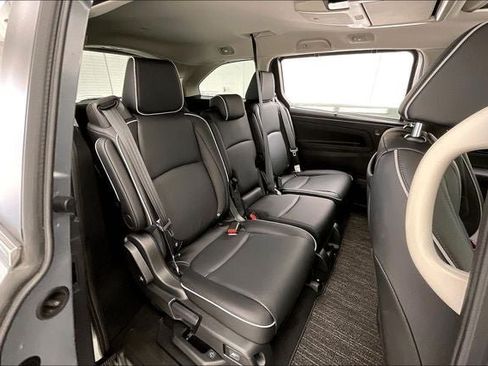 Certified 2026 Honda Odyssey Touring image 19