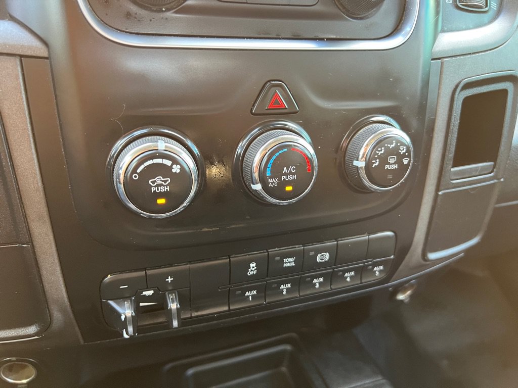 Used 2017 RAM 3500 Tradesman w/ Chrome Appearance Group AWD/4WD image 25