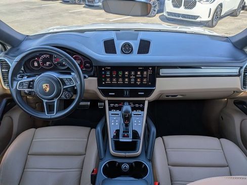 Used 2023 Porsche Cayenne S image 18
