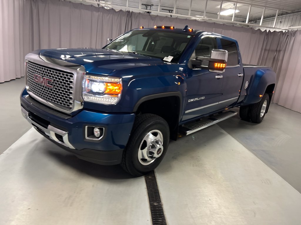 Used 2016 GMC Sierra 3500 Denali w/ Duramax Plus Package AWD/4WD image 3