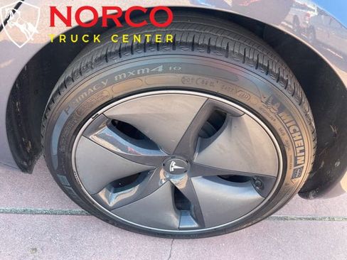 Used 2020 Tesla Model 3 Standard Range Plus image 9