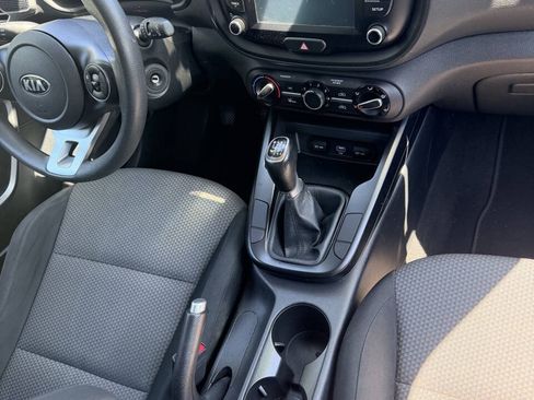 Used 2020 Kia Soul LX FWD image 12