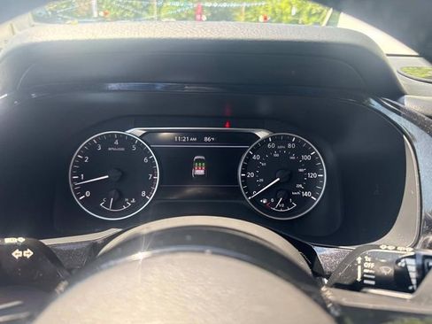 Used 2022 Nissan Pathfinder SV image 33