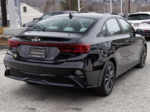 Used 2023 Kia Forte LXS image 4