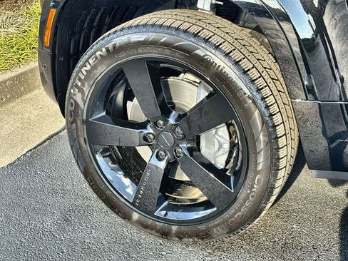 Used 2026 Land Rover Defender 130 X-Dynamic SE image 10