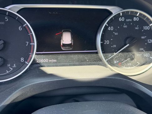 Certified 2025 Nissan Rogue SV image 9