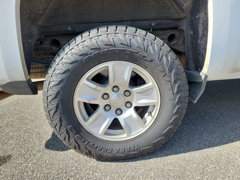 Used 2018 Chevrolet Silverado 1500 LT w/ All Star Edition image 26