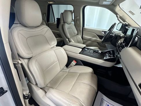 Used 2020 Lincoln Navigator Reserve w/ Luxury Package image 22