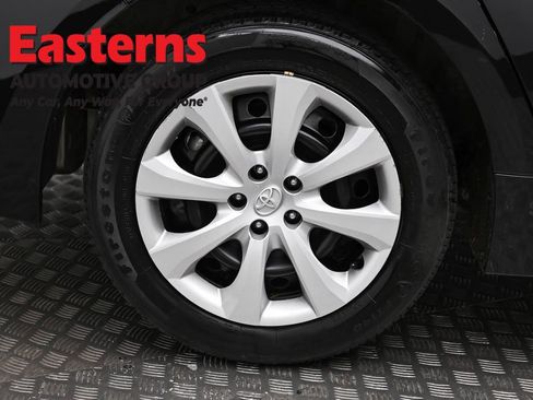 Used 2025 Toyota Corolla LE image 30