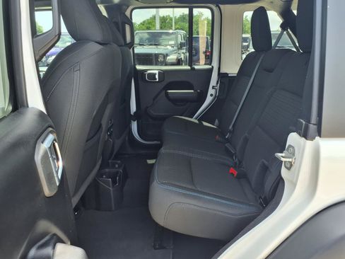 Used 2021 Jeep Wrangler Unlimited Sport AWD/4WD image 11
