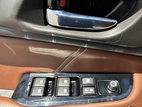 Used 2018 Subaru Outback 3.6R Touring AWD/4WD image 15