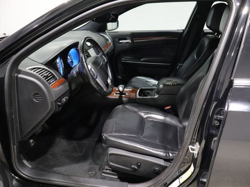 Used 2013 Chrysler 300 RWD image 11